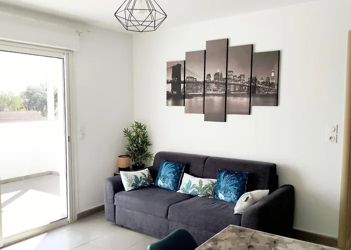 A 5Mn A Pied De La Plage, T2 En Residence Avec Belle Terrasse *