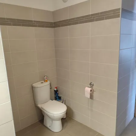 Apartment T2 Equipe Avec Belle Terrasse Face *