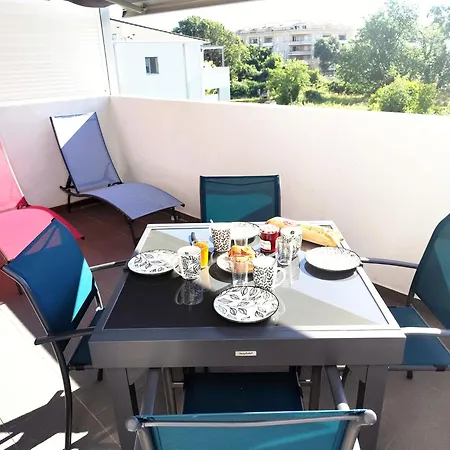 Grand T2, Pour 2 A 4 Pers, Grande Terrasse, A 5mn A Pied De La Апартаменты *