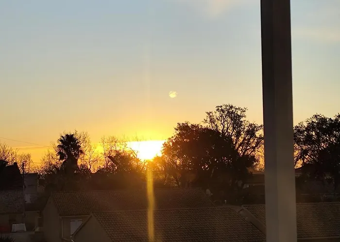 Apartamento T2 en résidence avec belle terrasse, à 5mn à pied de la plage