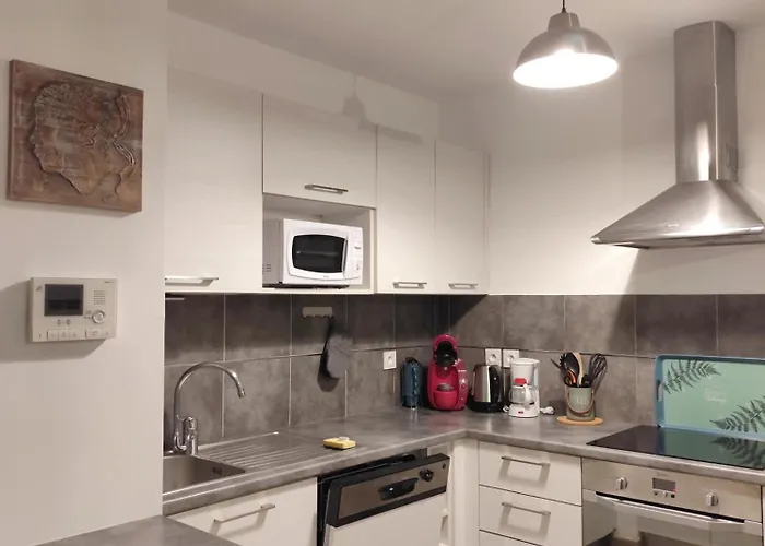 T2 Climatise, Pour 2 A 4 Pers, A 5Mn Plage A Pied