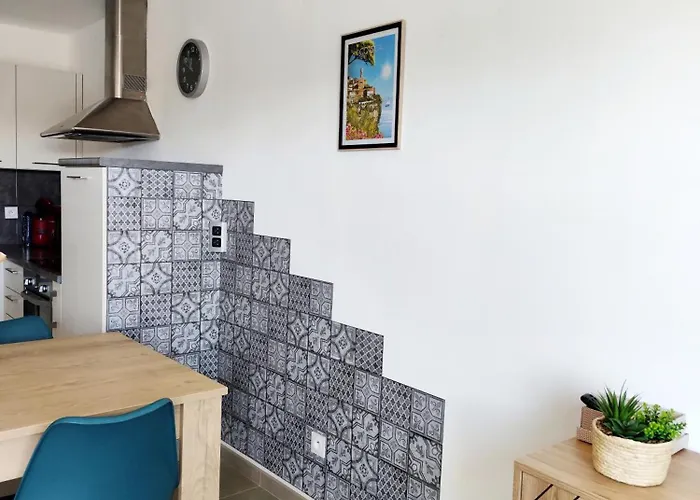 T2 Climatise, Pour 2 A 4 Pers, A 5Mn Plage A Pied Apartmán