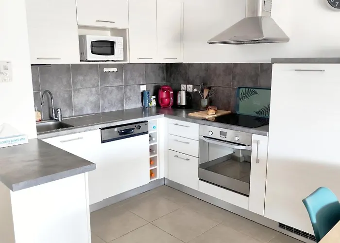 T2 en résidence avec belle terrasse, à 5mn à pied de la plage San-Nicolao