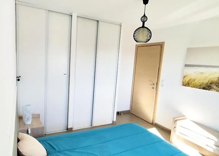 T2 en résidence avec belle terrasse, à 5mn à pied de la plage